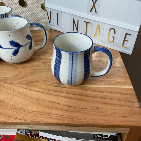 Mug 4 PC. Set Blue And White Stripe Floral Ceramic Cups 10 OZ. - Picture 6 of 8